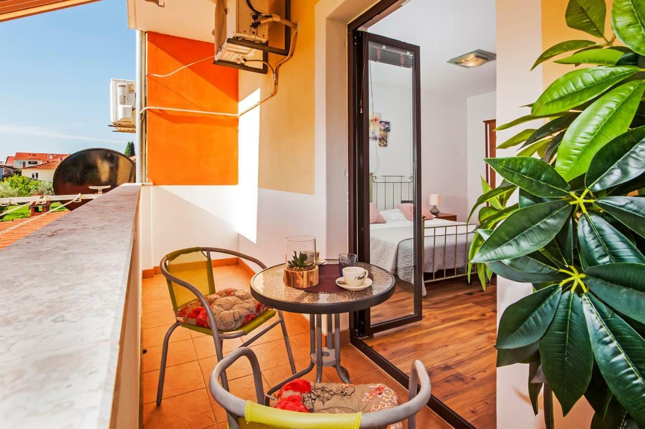 Apartman Lamanova โรวีน ภายนอก รูปภาพ
